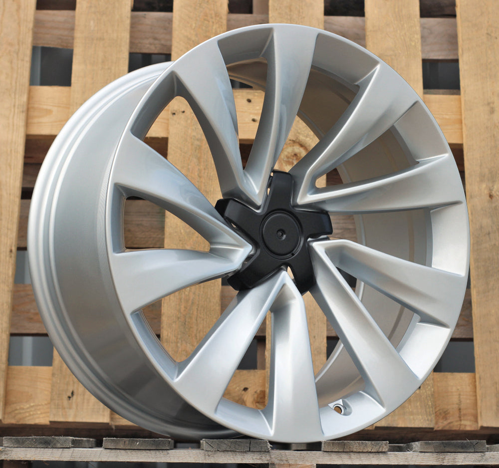 Alu disky pre Tesla H3410F 9.5x20 5x114.3 ET45 64.1 Strieborná