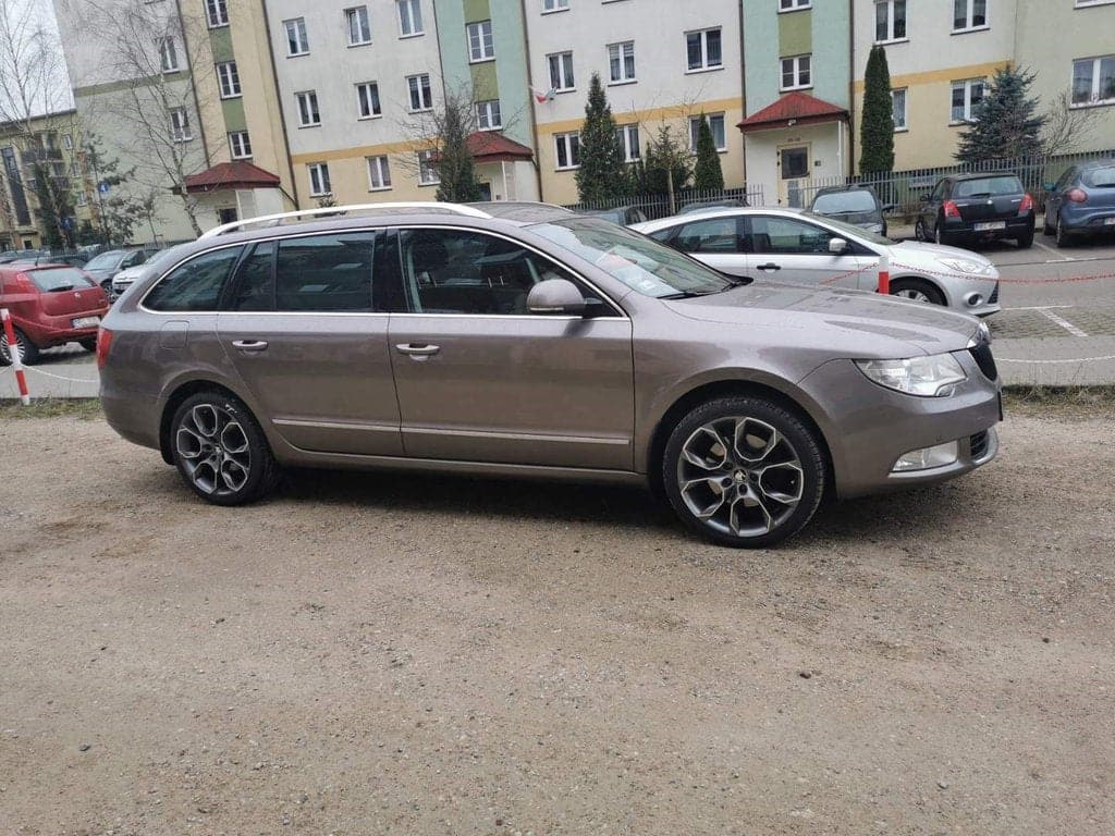 Alu kola Racing Line SK516 7x17 5x112 ET40 šedá, Škoda WheelsUp