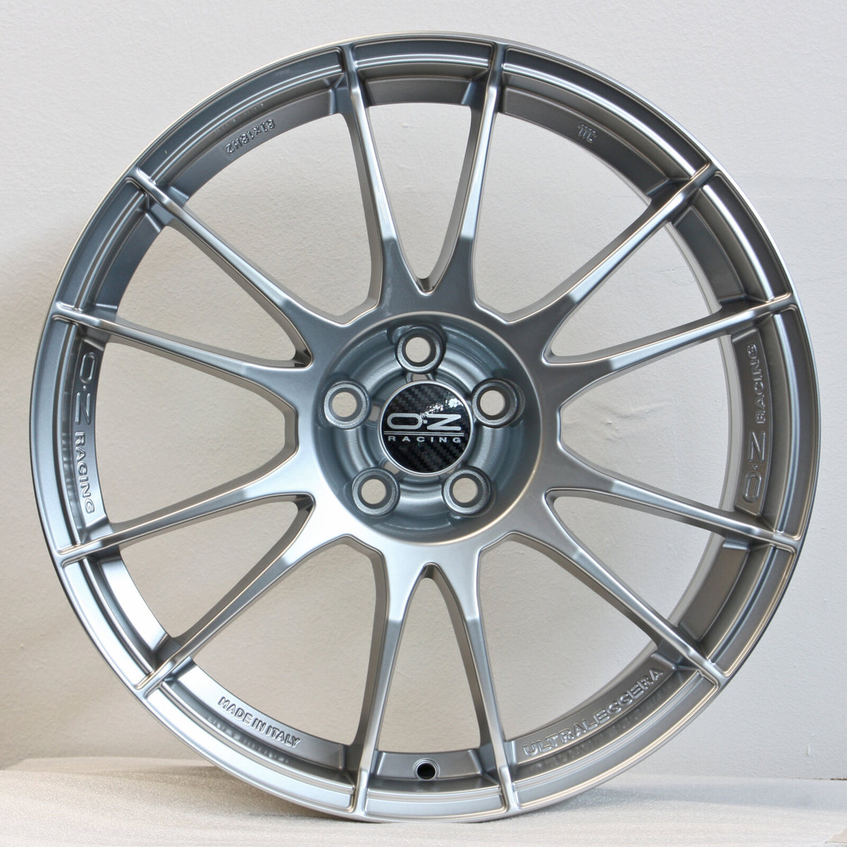 Alu kola OZ ULTRALEGGERA HLT 9x19 ET58 5x108 63,4 Chrystal Titanium WheelsUp
