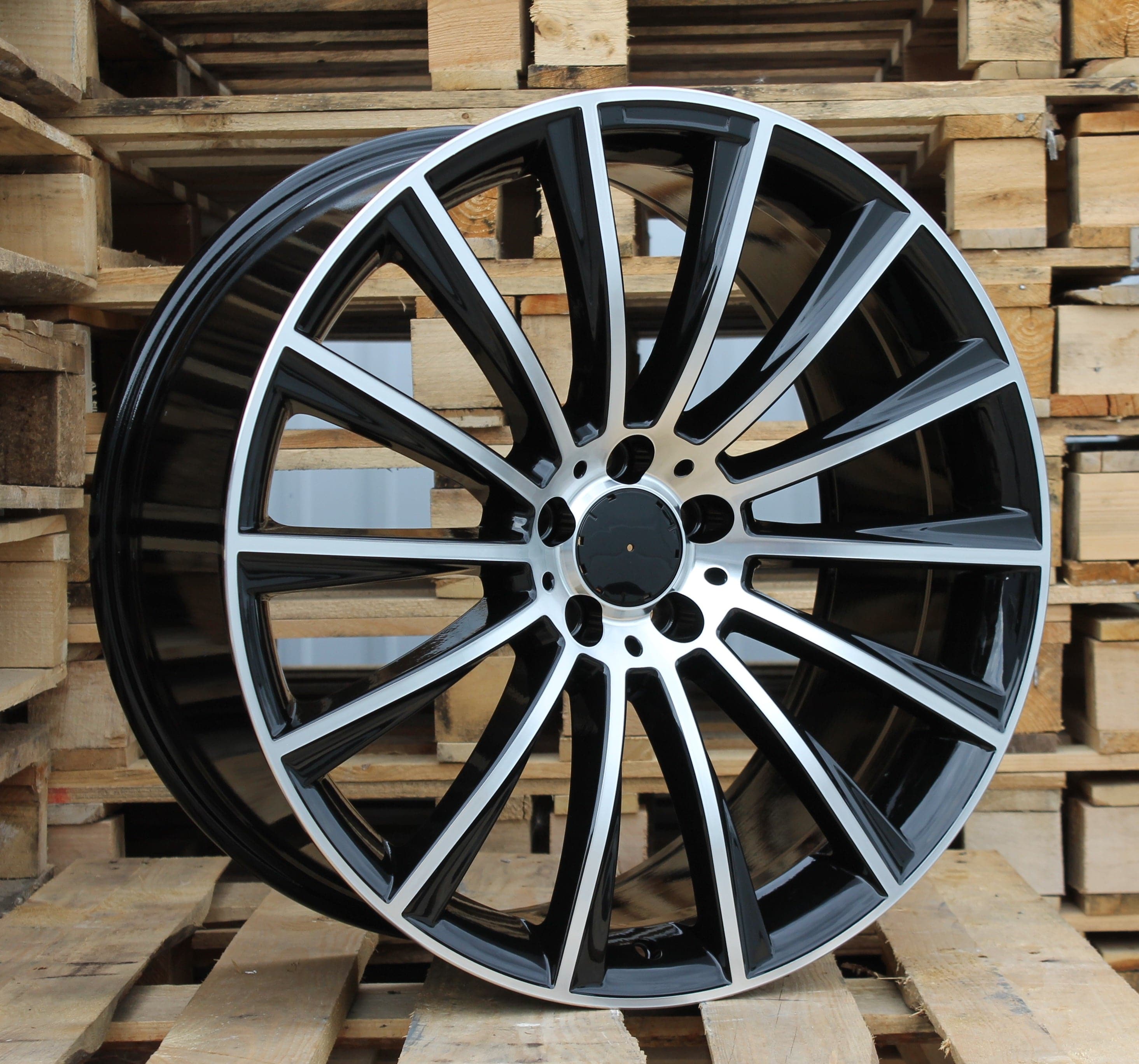 Racing Line B1048 9,5x20 5x112 ET43 fekete, Mercedes