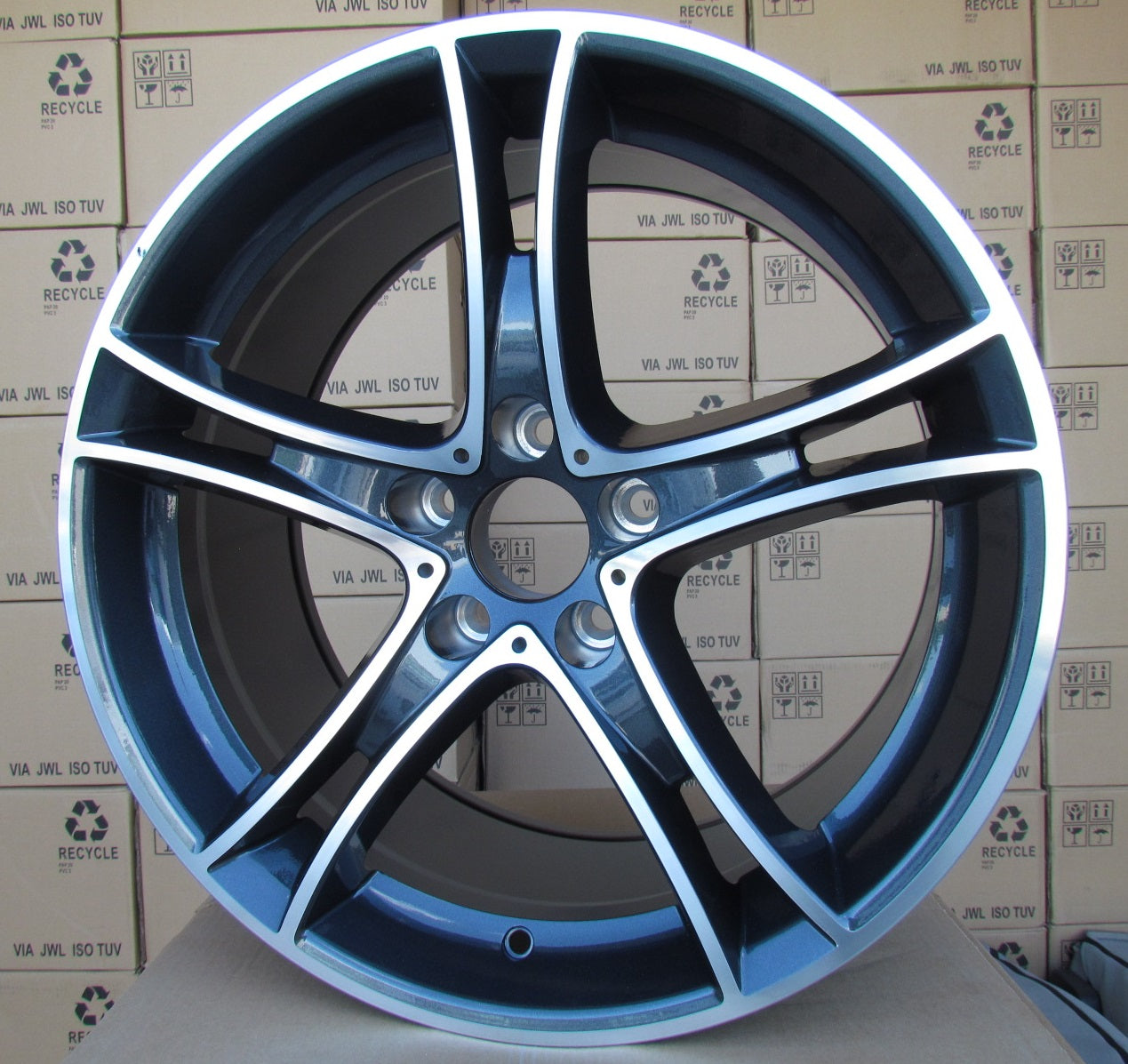 Racing Line B1195 9,5x19 5x120 ET33 schwarz, BMW