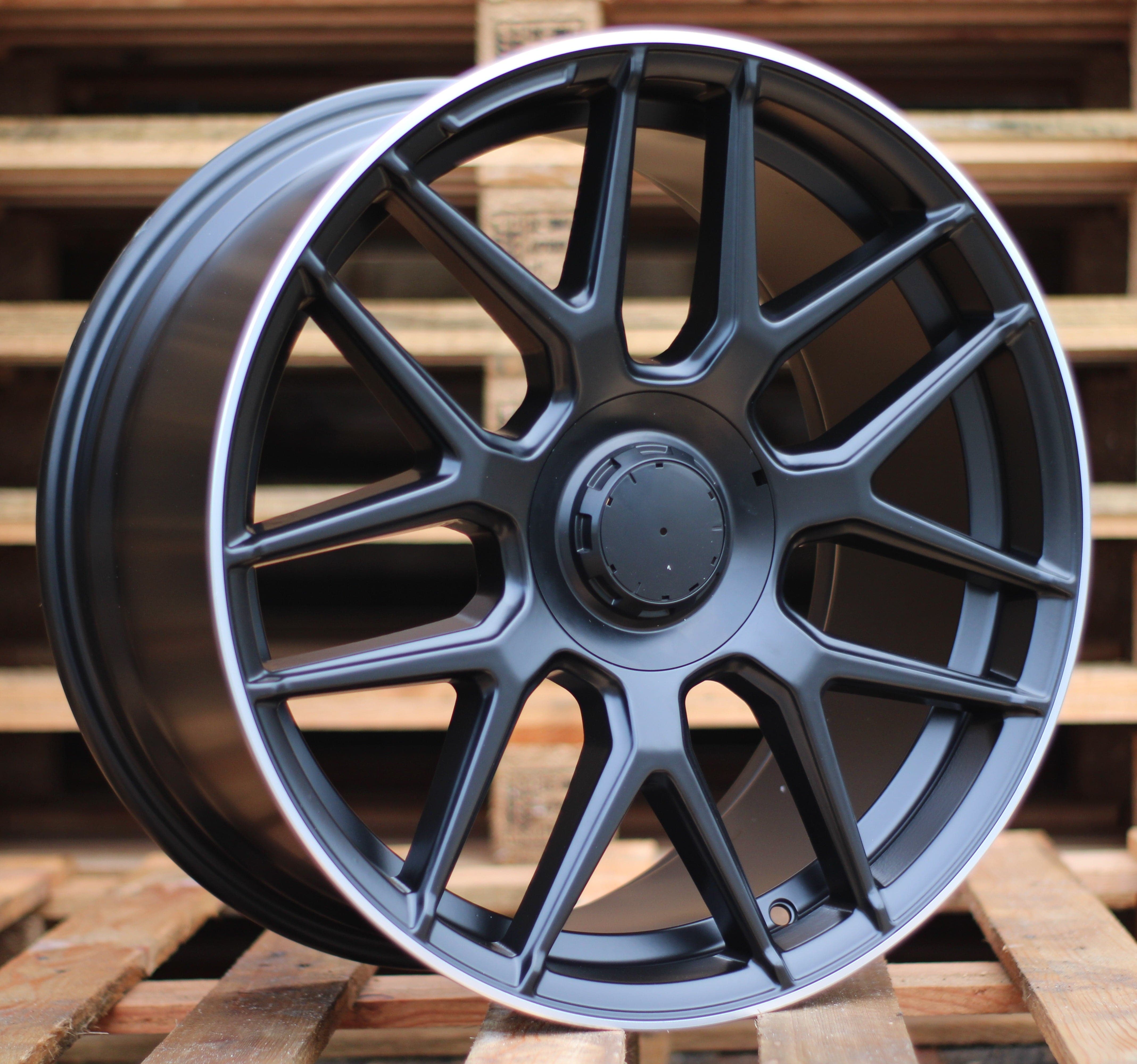 Racing Line B1258 9,5x19 5x112 ET43 fekete, Mercedes