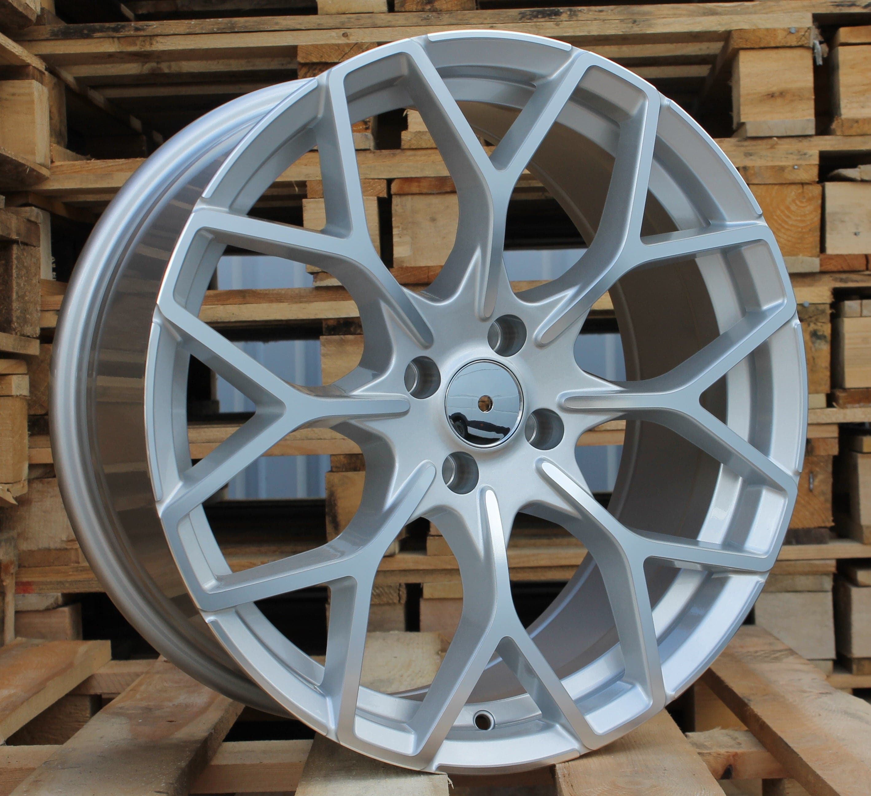 Racing Line B1449 7.5x17 4x100 ET25 stříbrná, Smart