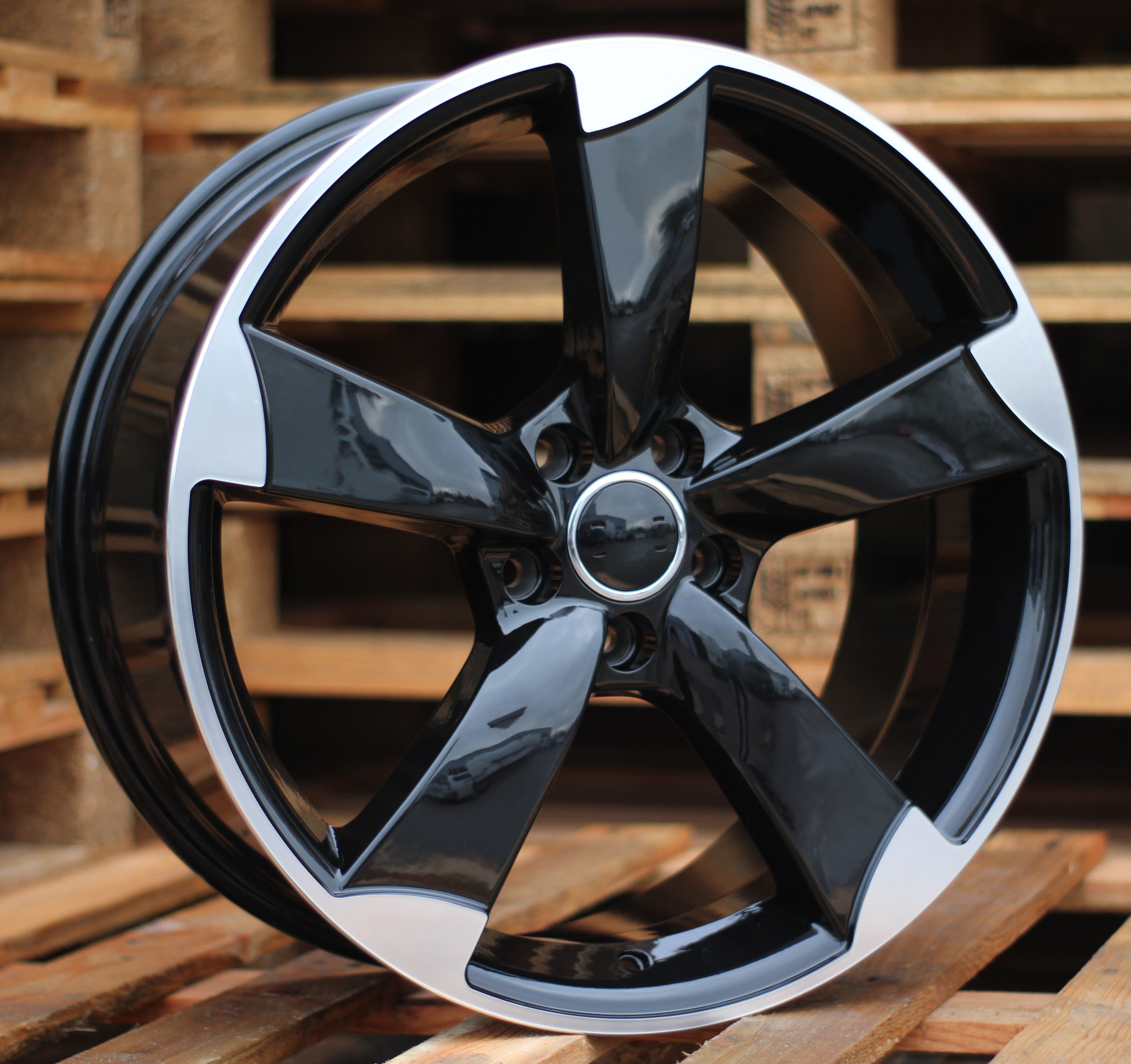 Racing Line BK217 7,5x17 5x112 ET45 schwarz, Audi