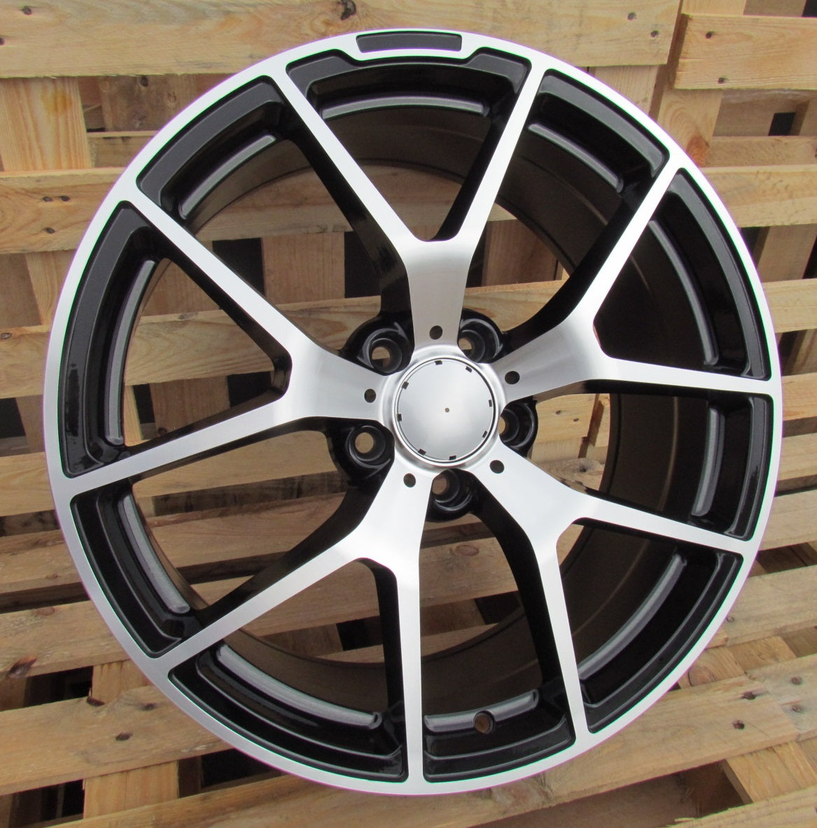 Racing Line BK933 8,5x20 5x112 ET35 fekete, Mercedes