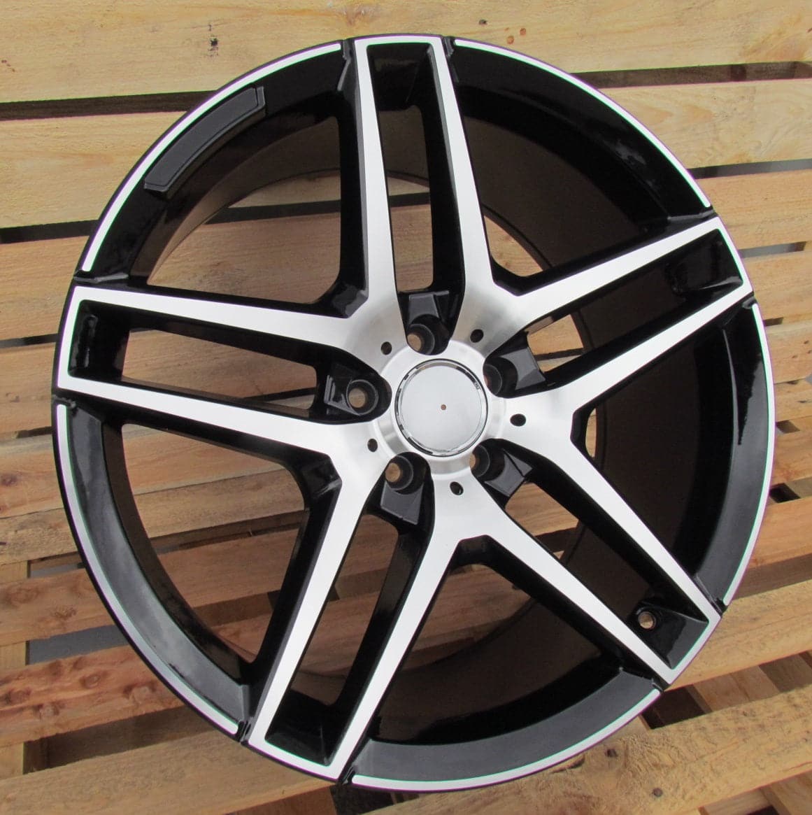 Racing Line BK967 9,5x19 5x112 ET45 fekete, Mercedes