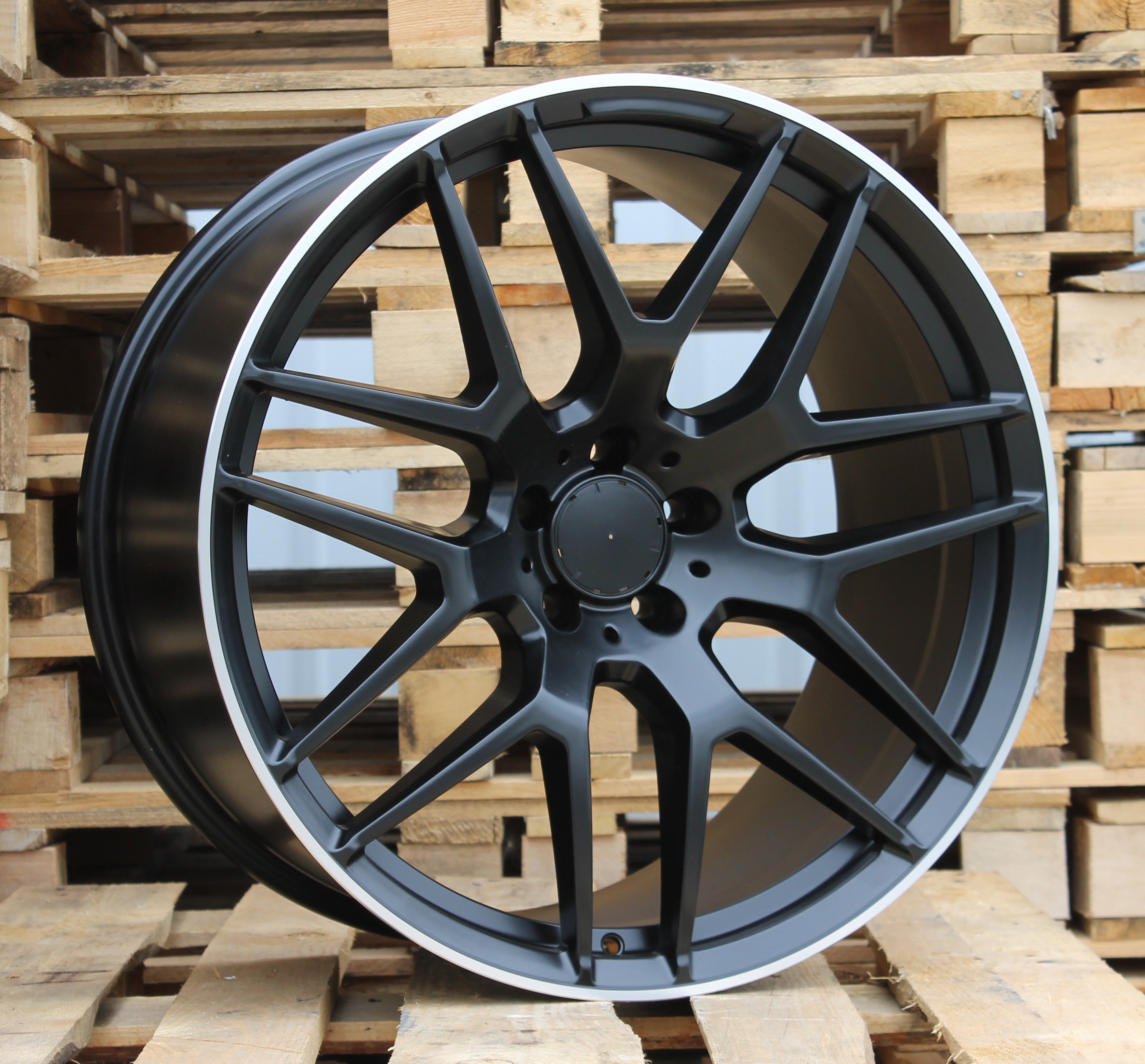 Racing Line FE115 11x21 5x112 ET38 fekete, Mercedes