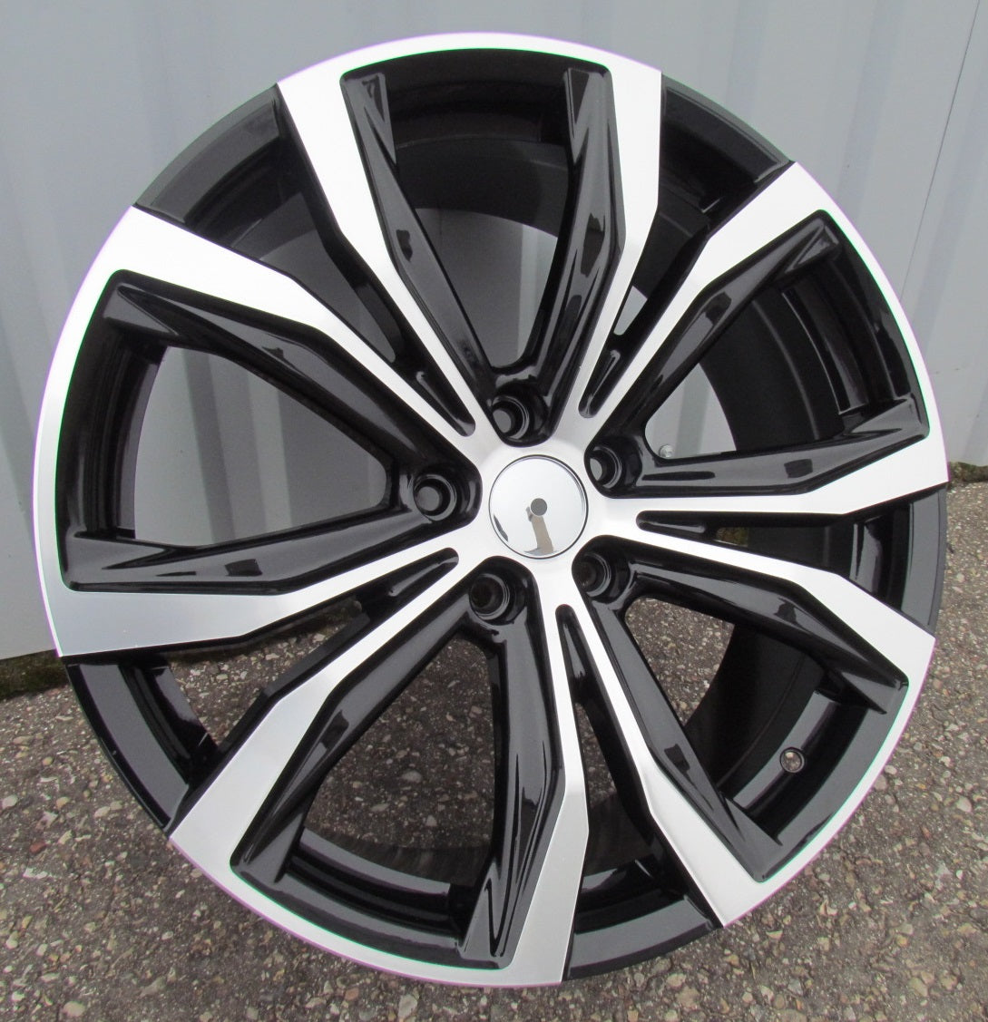 Racing Line FE193 8x19 5x114.3 ET30 fekete polírozott, Lexus