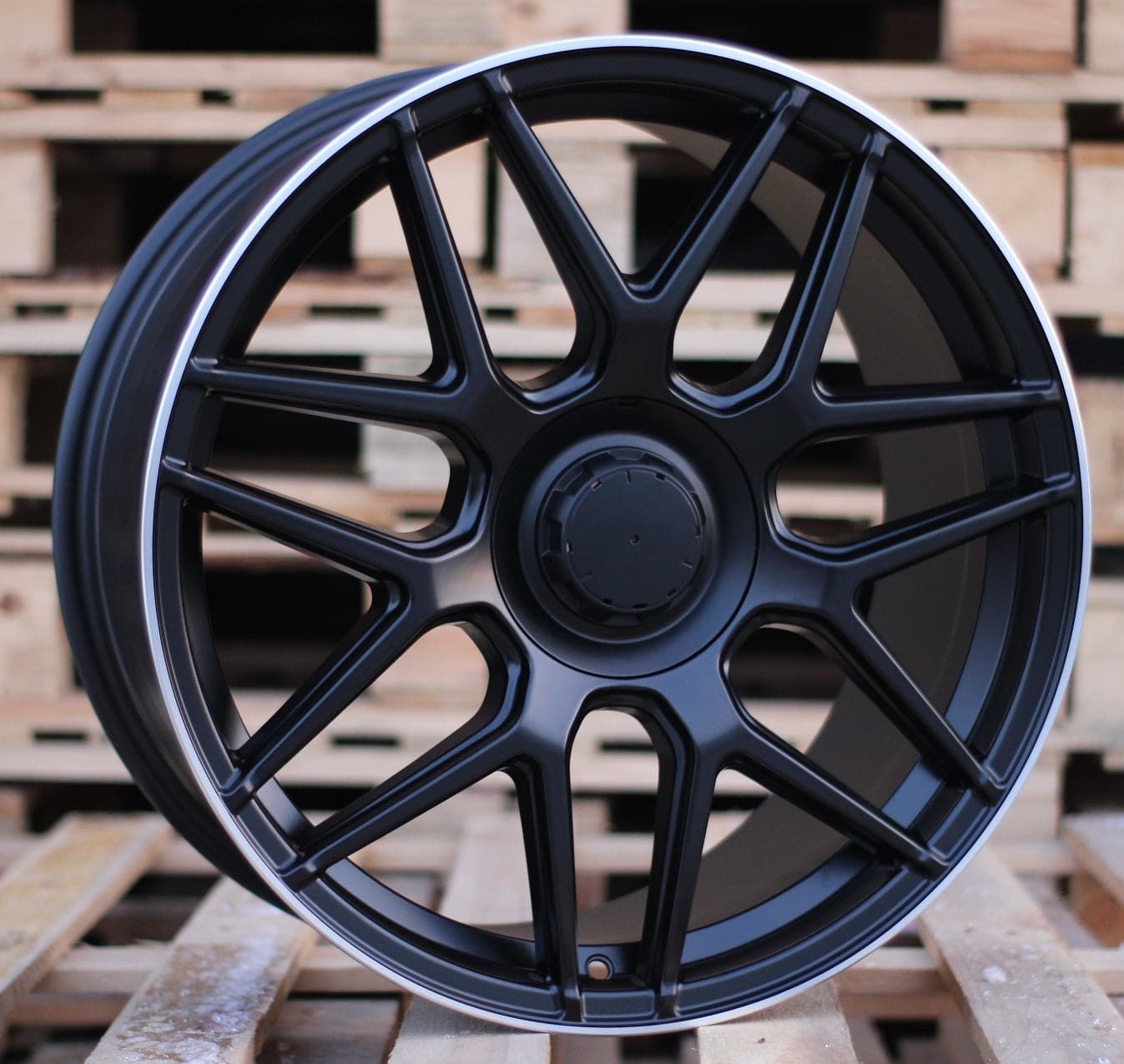 Racing Line FE195 7,5x18 5x112 ET44 fekete, Mercedes
