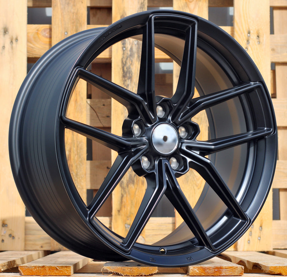 Racing Line FF138 8x18 5x114.3 ET38 fekete, Racing Line
