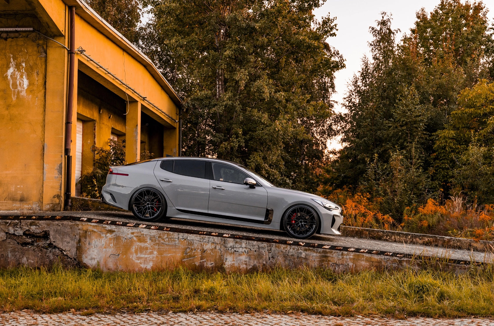 Kia Stinger Concaver CVR6 Double Tinted Black 1239 5789.webp