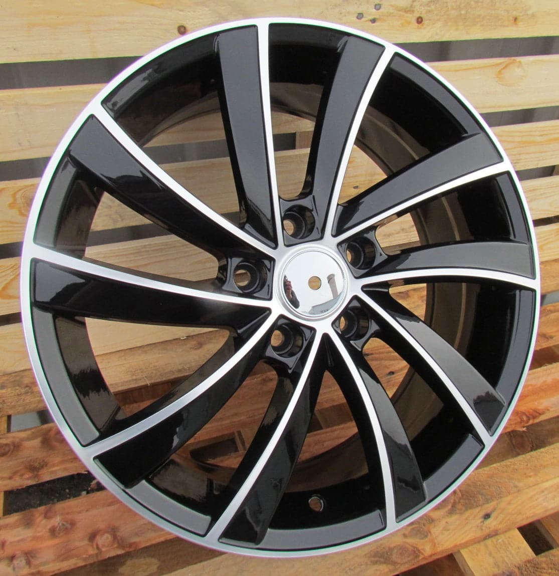 Racing Line SK523 7,5x18 5x112 ET40 schwarz, Skoda