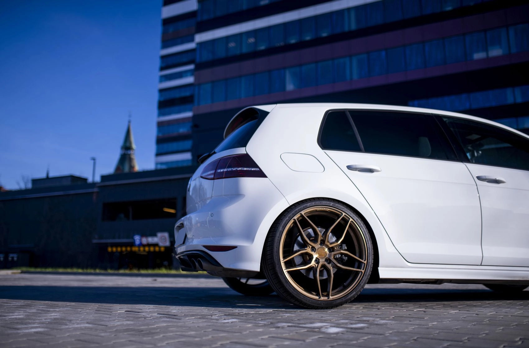 Volkswagen Golf R GTI Concaver CVR3 Brushed Bronze 162 12908.webp