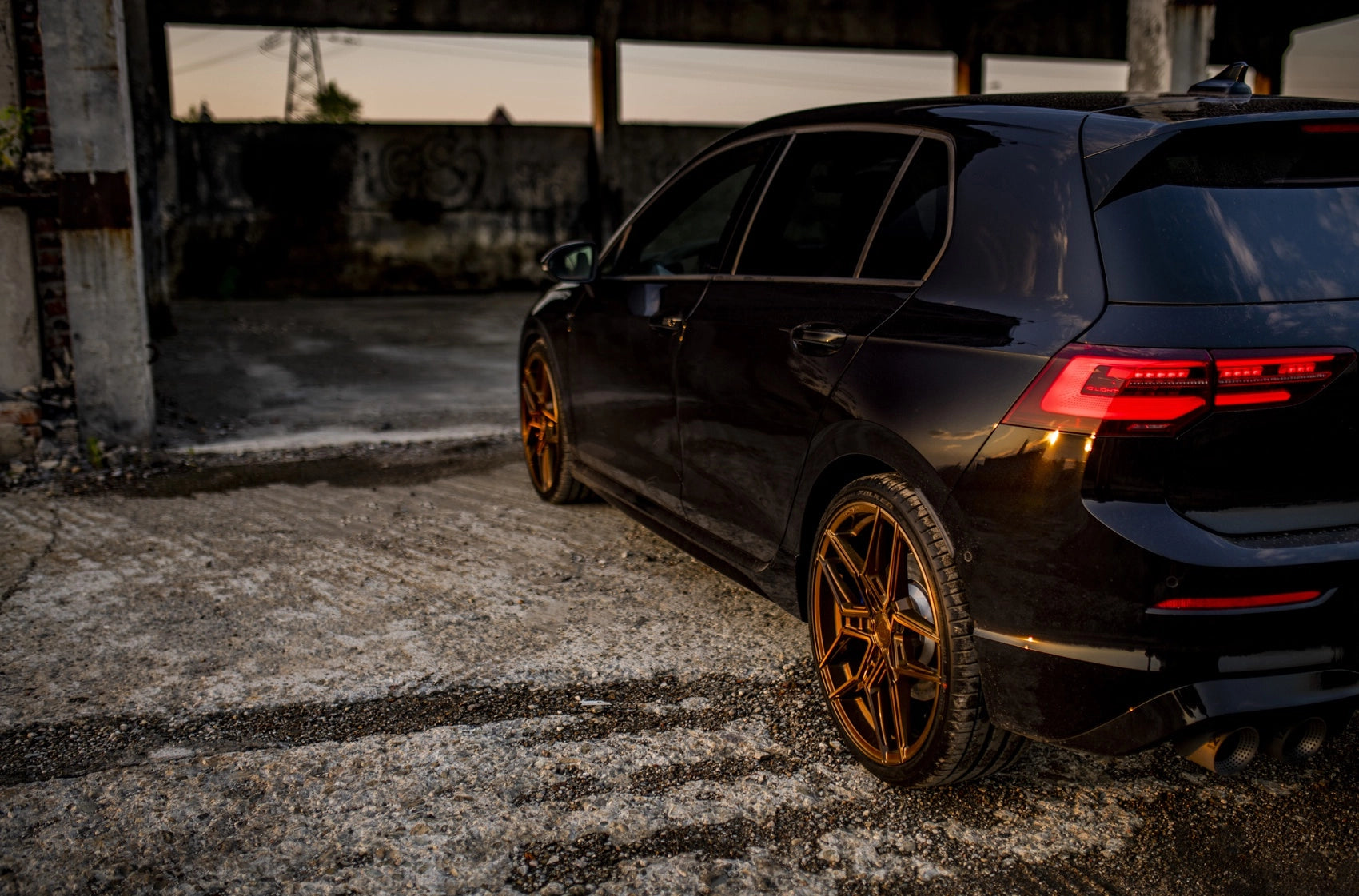 Volkswagen Golf R GTI Concaver CVR5 Brushed Bronze 703 201.webp