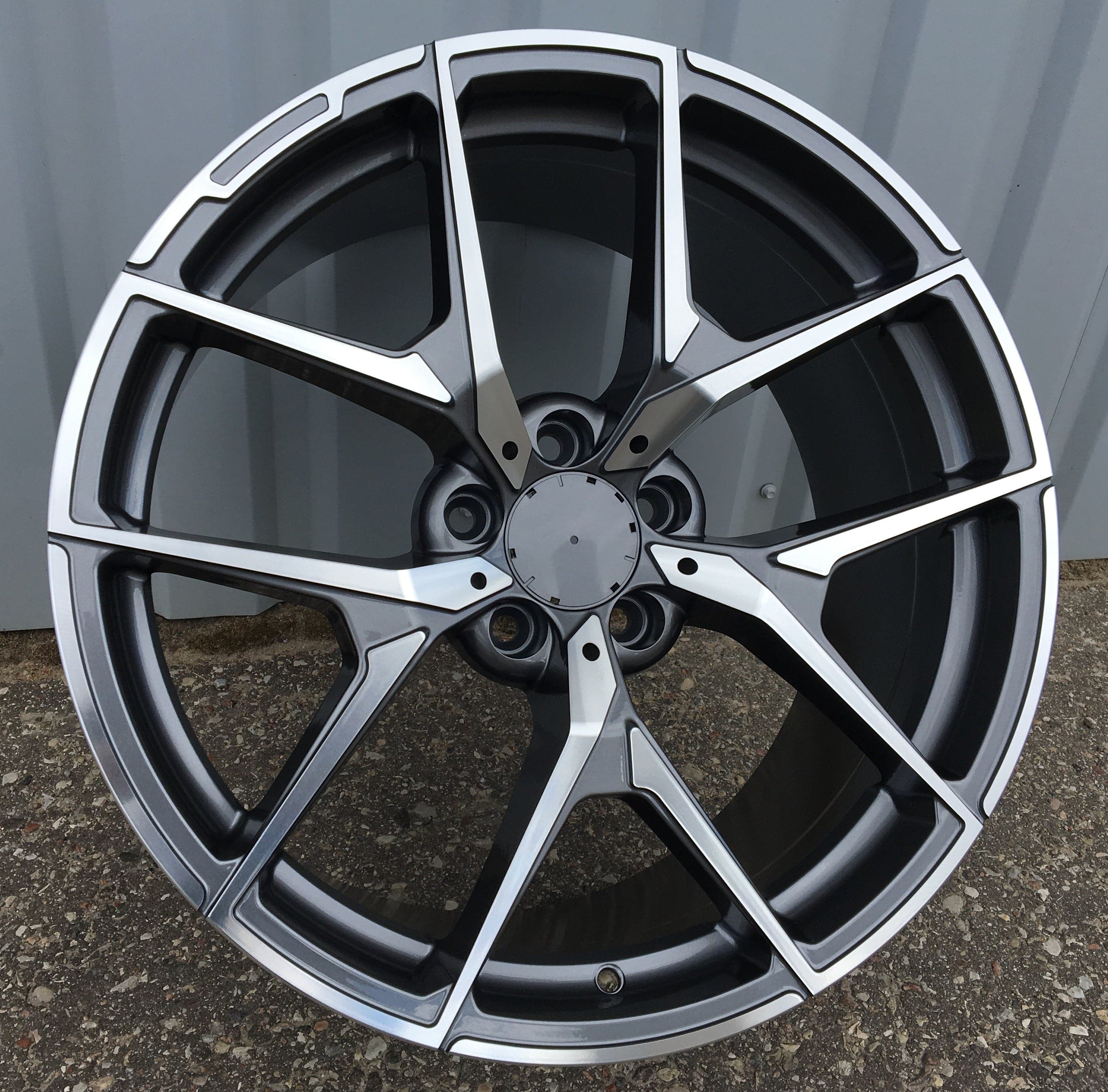 Racing Line XE137 9,5x19 5x112 ET43 szürke, Mercedes