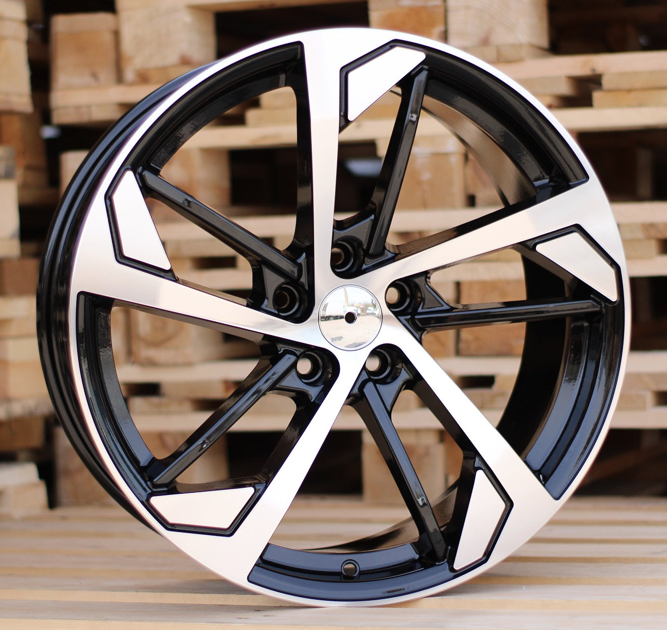 Racing Line XE139 8x18 5x112 ET40 schwarz, Audi