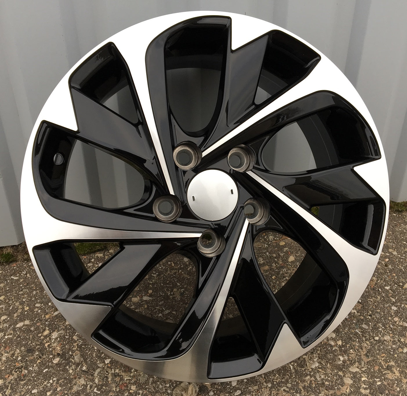 Racing Line XFE89 7x17 5x114.3 ET50 schwarz, Toyota