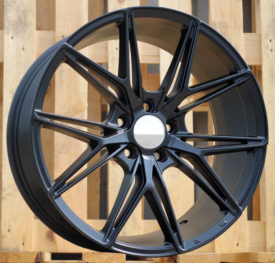 Racing Line Y0036 8x18 5x112 ET40 fekete, BMW