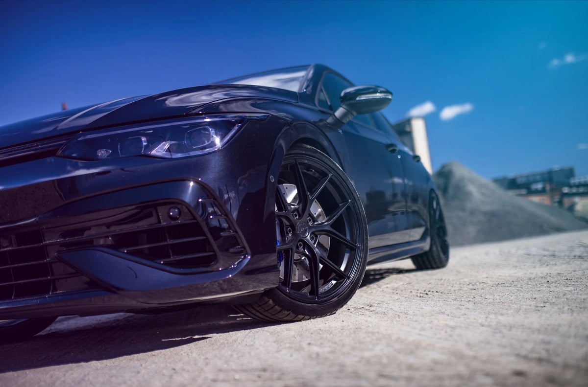 Volkswagen Golf R GTI
