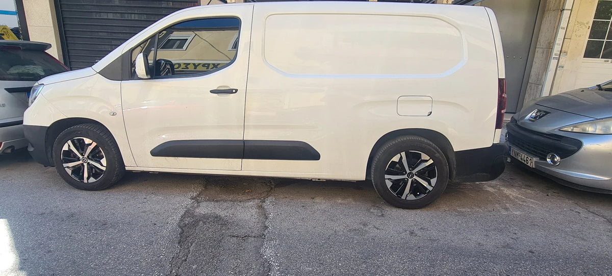 Alu kola pro Peugeot B5837 7x16 5x108 ET44 65.1 Black Polished | Wheelsup.cz