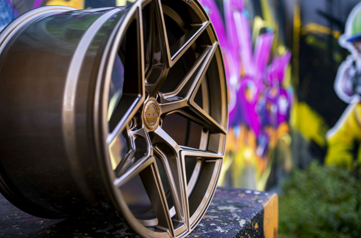 Alu kola Concaver CVR2 19x8,5 ET45 5x108 Brushed Bronze – detail 4