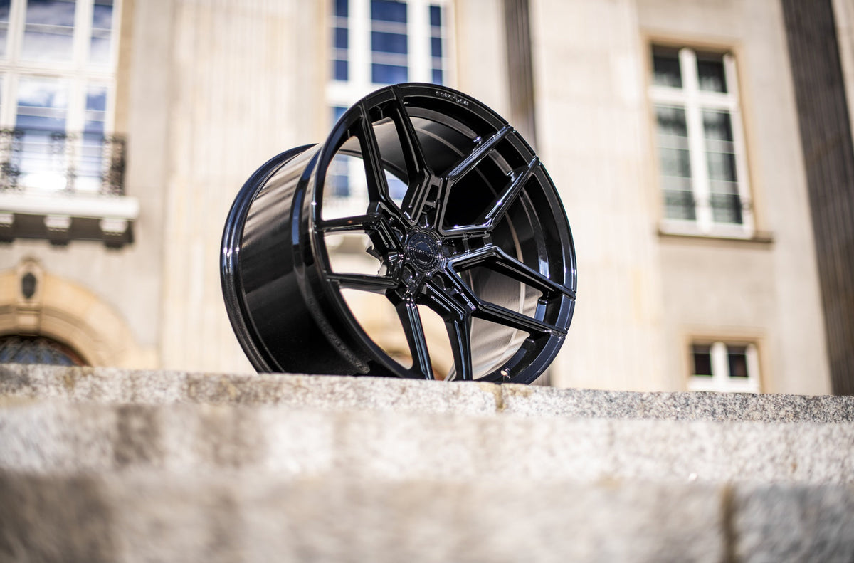 Alu kola Concaver CVR5 20x10,5 ET45 5x114,3 Platinum Black – detail 1