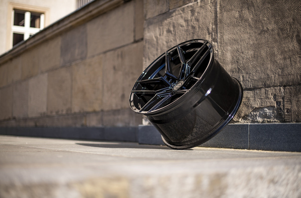 Alu kola Concaver CVR5 20x10,5 ET45 5x114,3 Platinum Black – detail 5