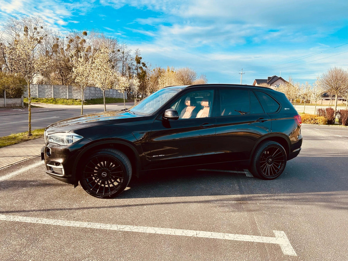 Alu kola HAXER HX010 9x22 5x120 ET35 72.6 černá – na voze 1