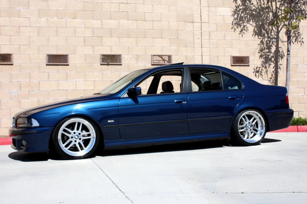 Alu kola pro BMW A5913 9.5x18 5x120 ET20 74.1 stříbrná – na voze 4
