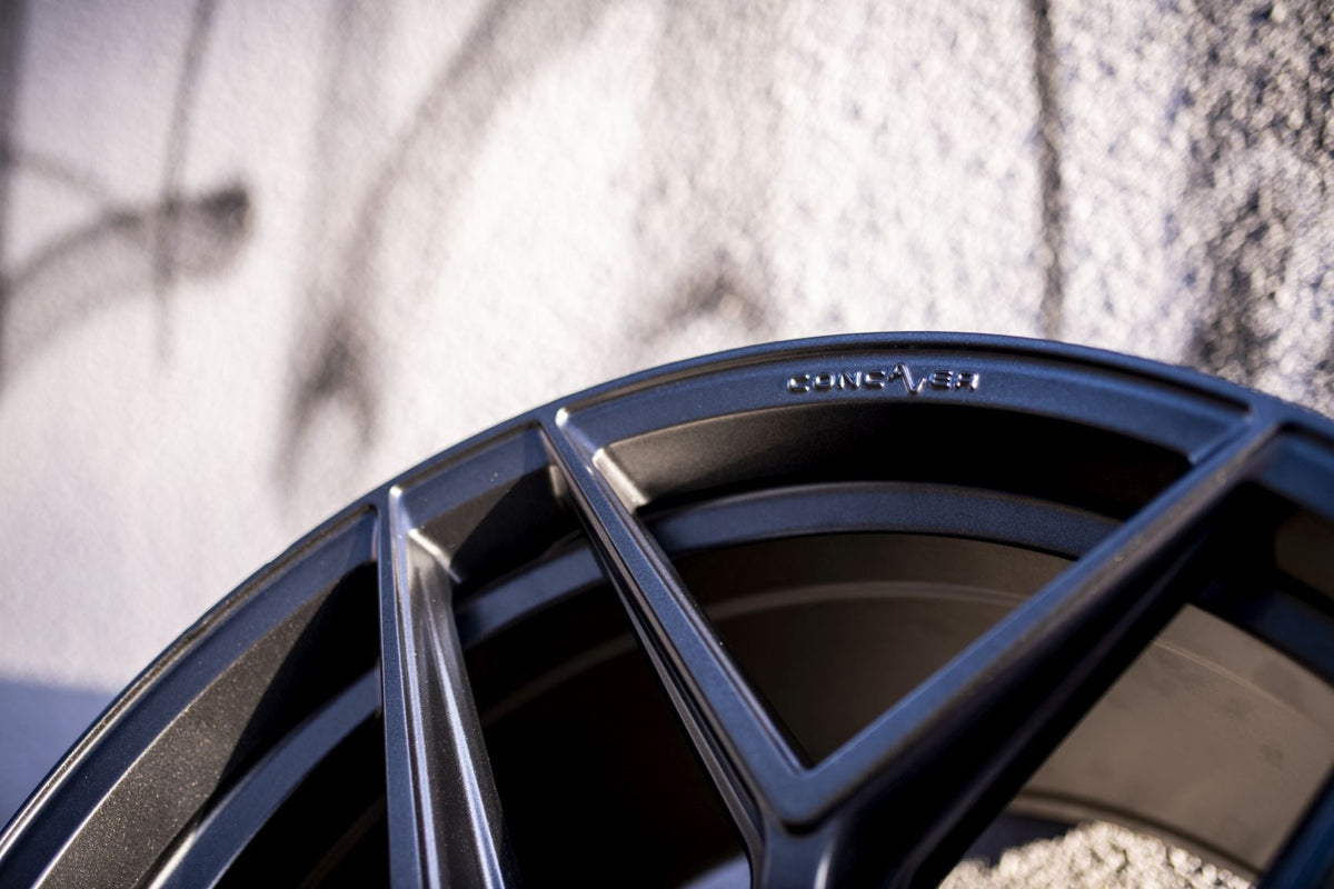 Alu kola Concaver CVR2 19x8,5 ET35 5x112 Carbon Graphite – detail 4