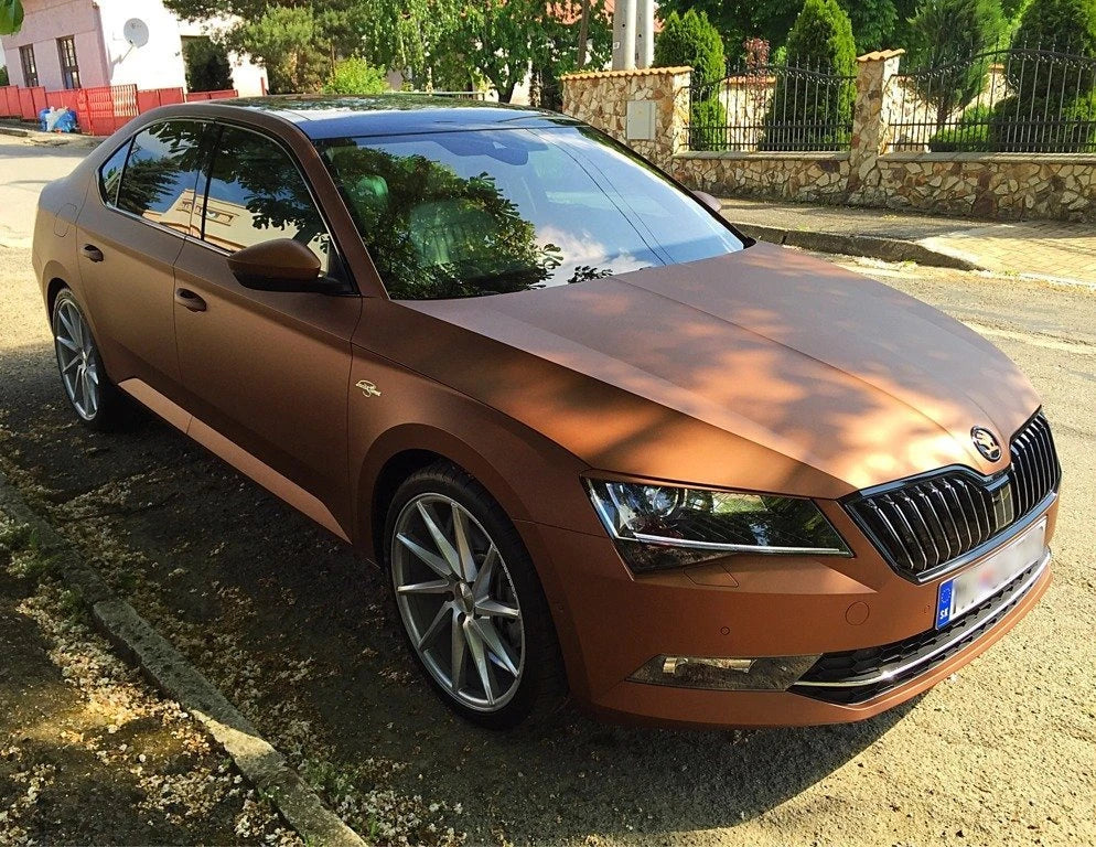 Alu kola Racing Line B1059 9x18 5x112 ET35 66.6 stříbrná – na voze 2