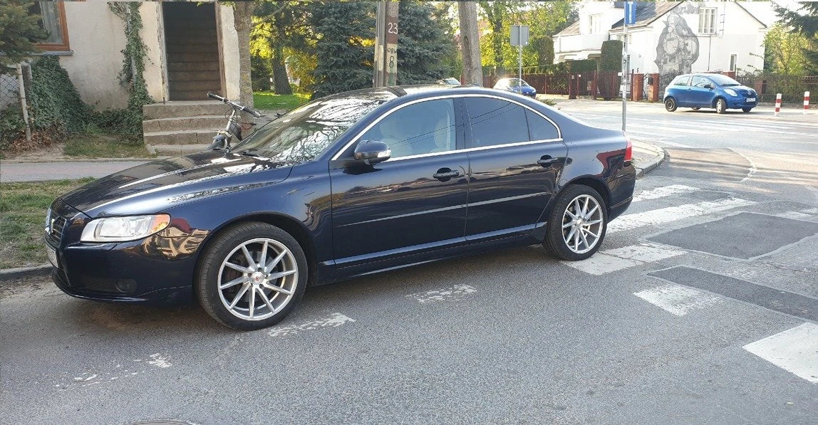 Alu kola Racing Line B1059 9x18 5x112 ET35 66.6 stříbrná – na voze 3