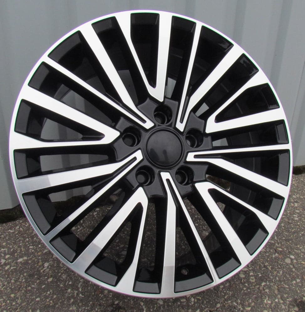 Alu kola Racing Line B1515 8x18 5x120 ET50 černá, Volkswagen WheelsUp
