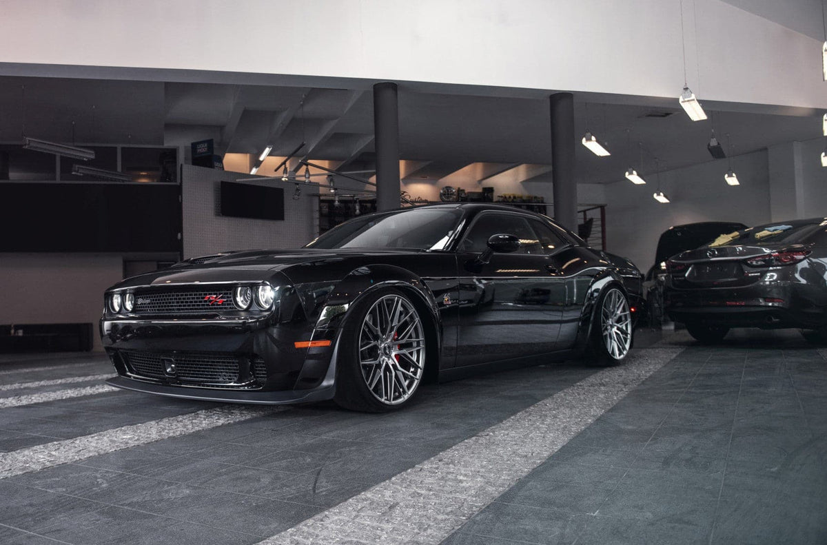 Alu kola Japan Racing JR28 18x8,5 ET40 5x108 Hyper Black WheelsUp