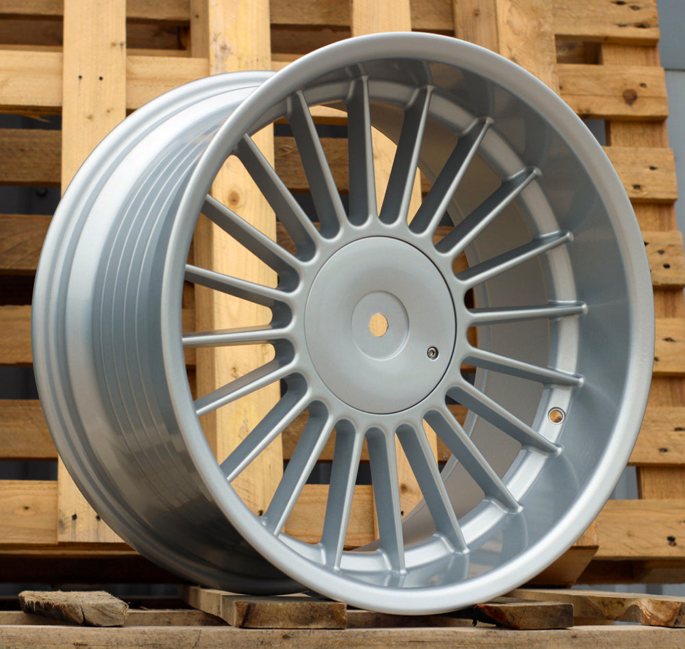 Alu kola pro BMW 8332F 8.5x18 5x112 ET13 74.1 Silver | Wheelsup.cz