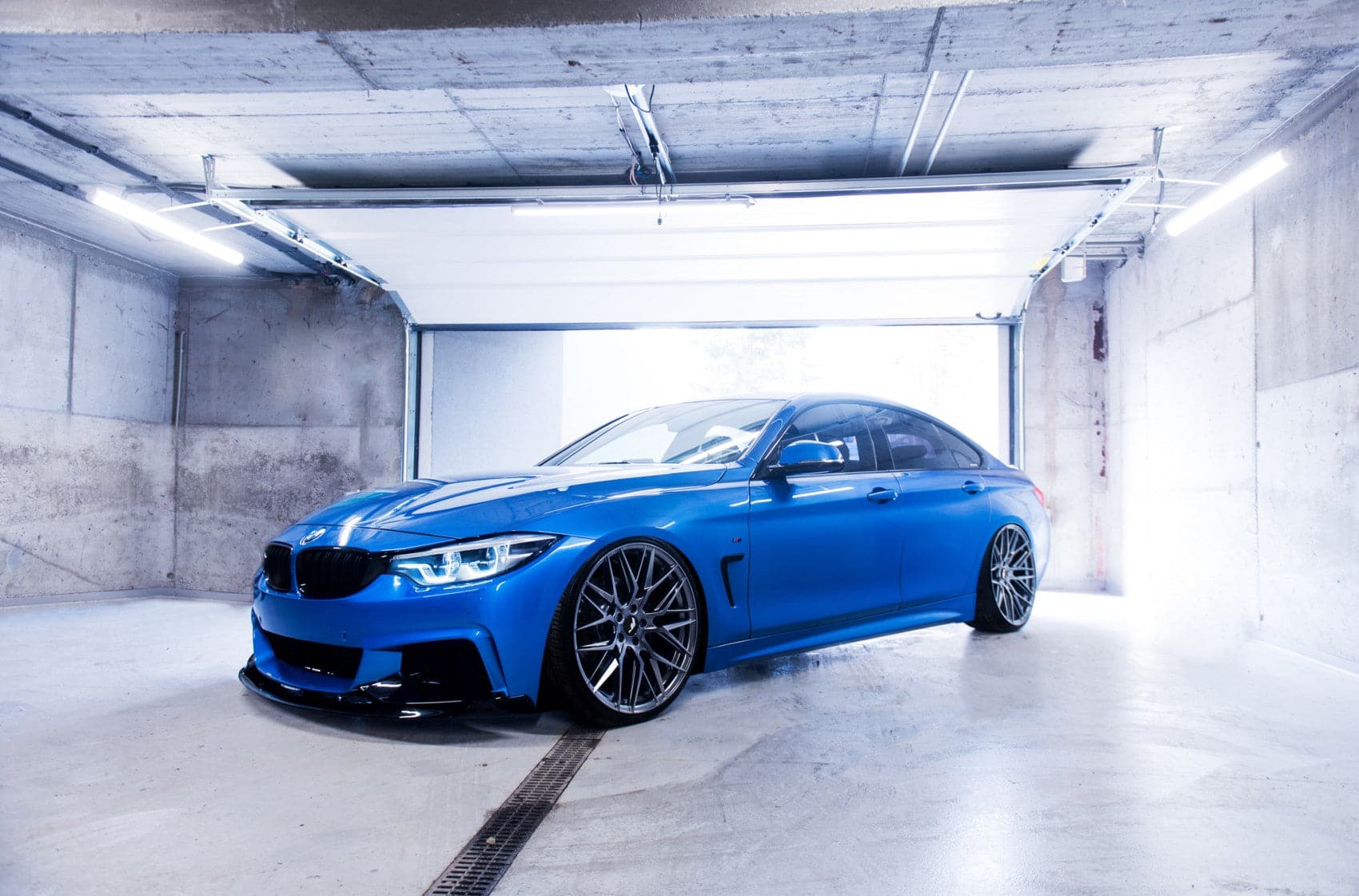 JR Wheels JR28 18x7,5 ET20 4x108 Hyper Black - Wheelsup