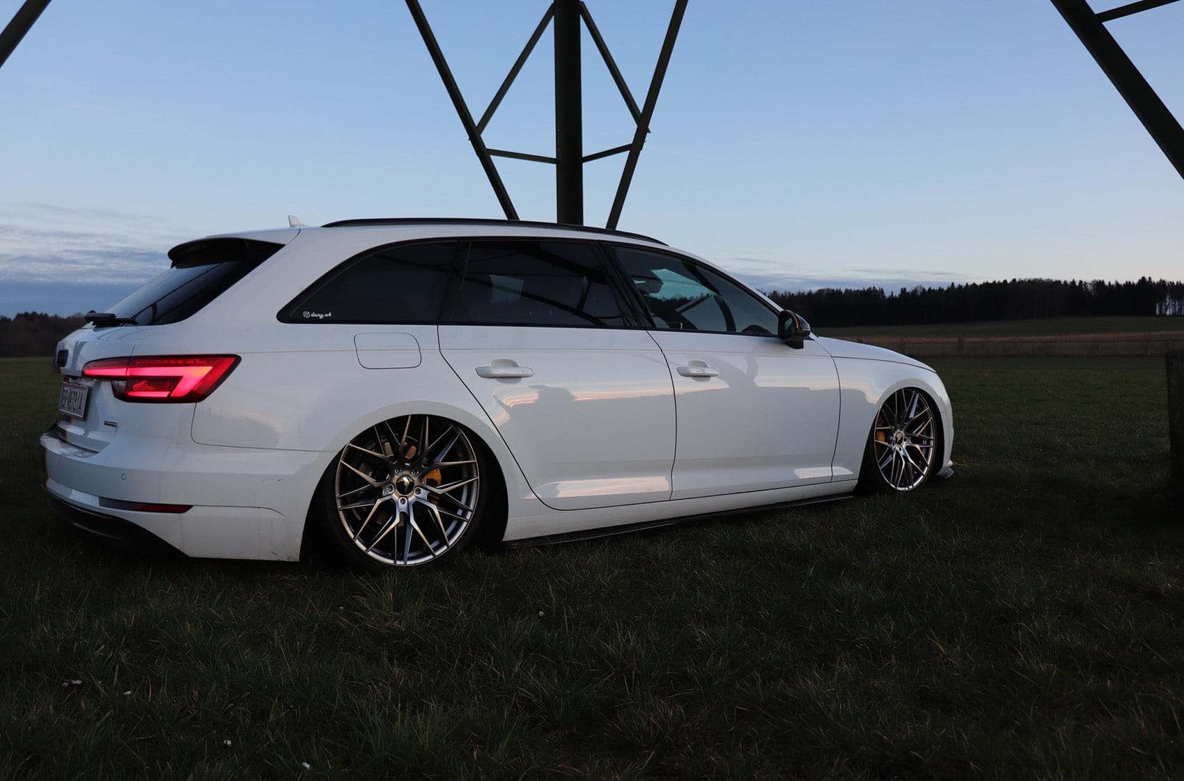 JR Wheels JR28 18x7,5 ET20 4x108 Hyper Black - Wheelsup.sk
