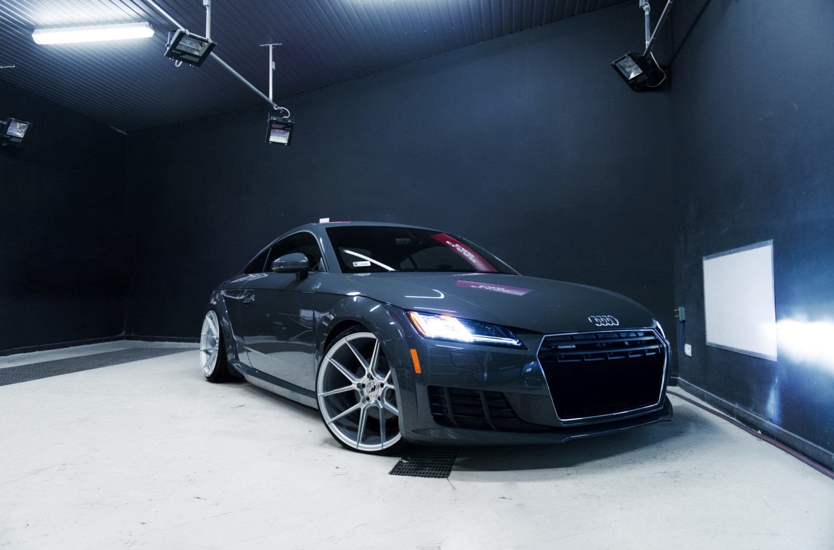 JR Wheels JR30 20x8,5 ET35 5x120 Silver Machined Face - Wheelsup.sk
