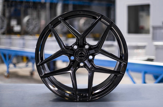Alu kola Concaver CVR2 Gloss Black 930 3938 1