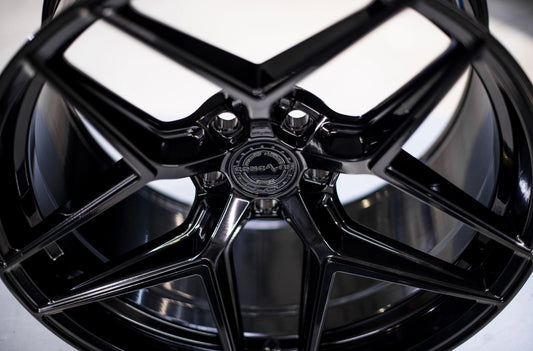 Alu kola Concaver CVR2 Gloss Black 930 6339 4