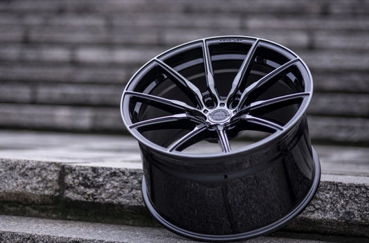 Alu kola Concaver CVR4 Double Tinted Black 126 12572 13