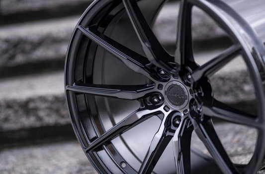Alu kola Concaver CVR4 Double Tinted Black 126 14016 8