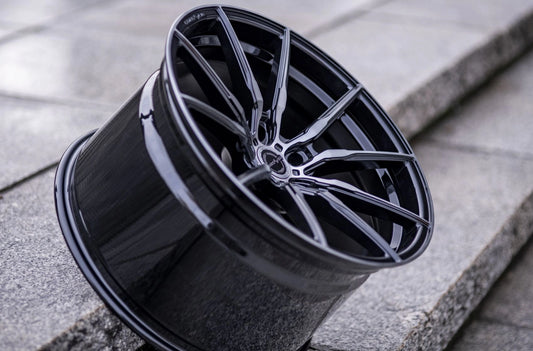 Alu kola Concaver CVR4 Double Tinted Black 126 15165 14