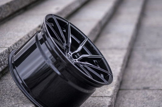 Alu kola Concaver CVR4 Double Tinted Black 126 4028 5