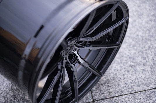 Alu kola Concaver CVR4 Double Tinted Black 126 4416 9