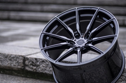 Alu kola Concaver CVR4 Double Tinted Black 126 6870 11