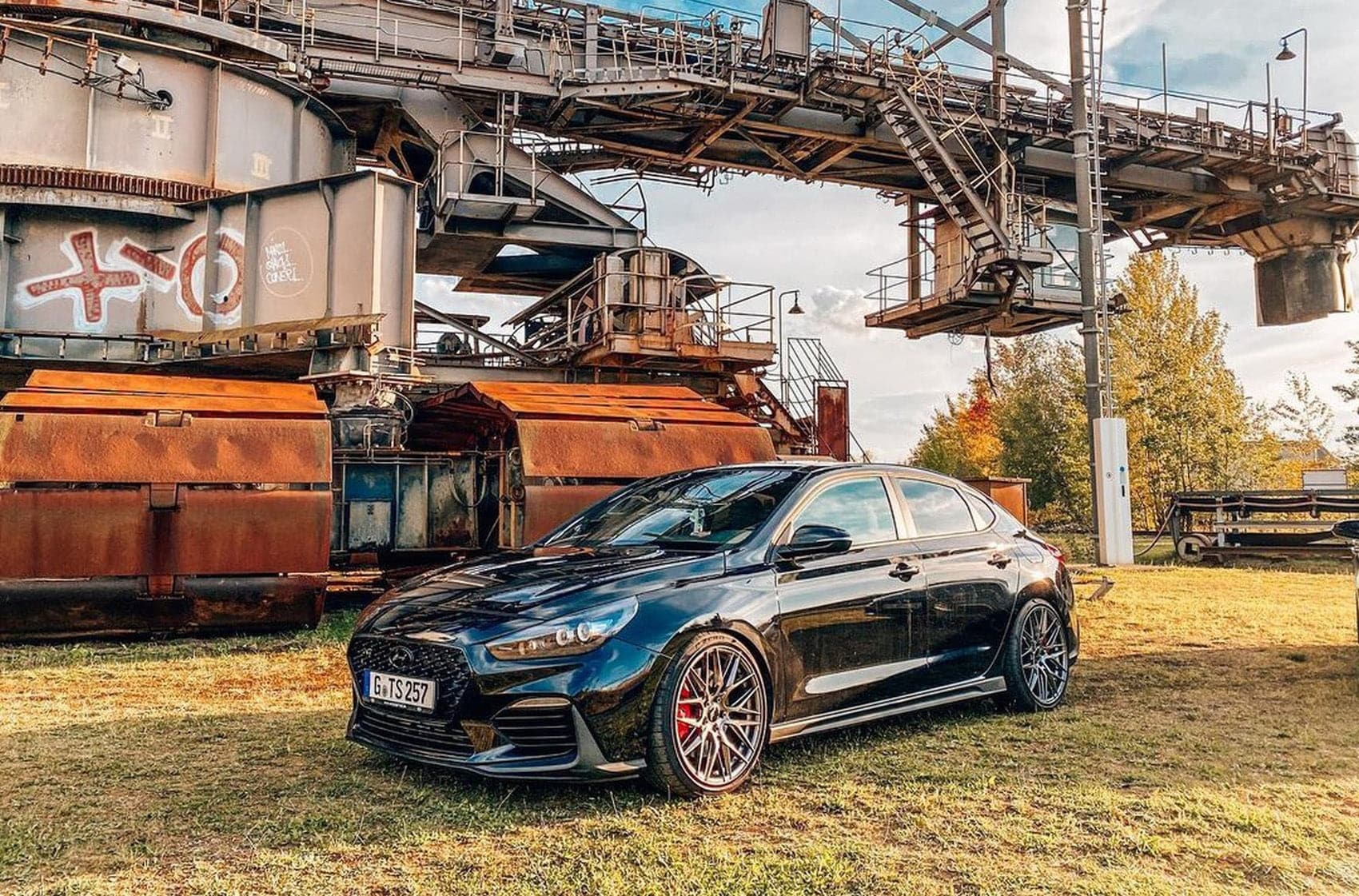 JR Wheels JR28 18x7,5 ET20 4x108 Hyper Black - Wheelsup.sk