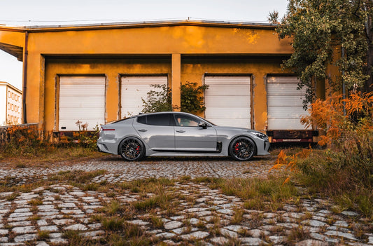 Kia Stinger Concaver CVR6 Double Tinted Black 1239 4484.webp 4