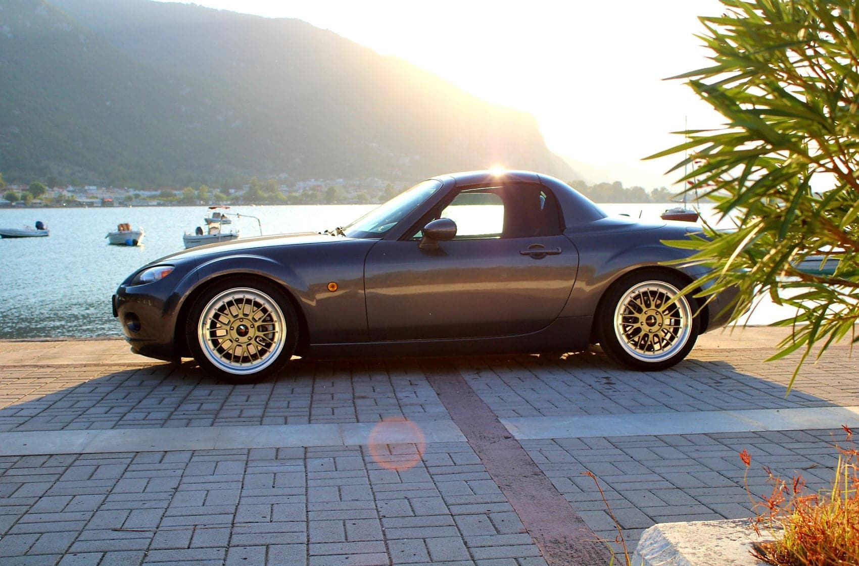 JR Wheels JR23 18x8 ET40 5x112 Gold w/Machined Lip - Wheelsup.sk