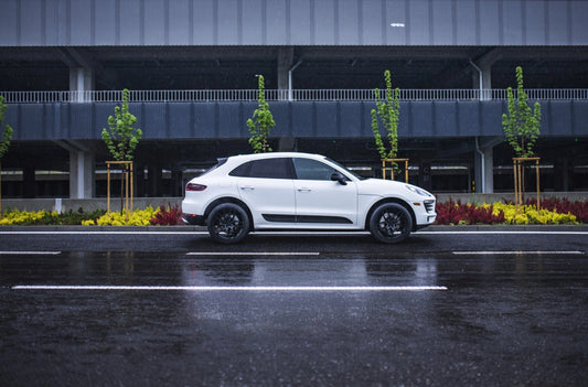 Porsche Macan Concaver CVR3 Platinum Black 556 2142.webp 6
